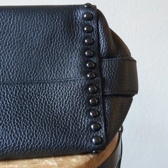 Like New RARE Coach Swagger 37 Satchel Ombré Rivets in black leather - Picture 3 of 14